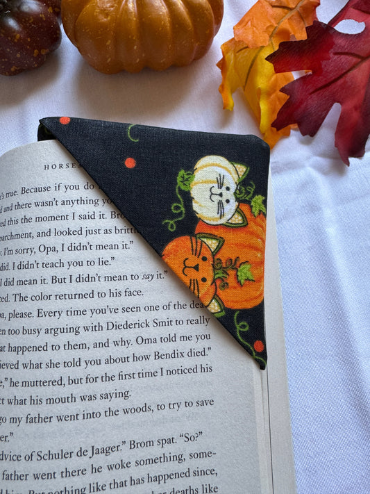 Pumpkin Cats Corner Bookmark