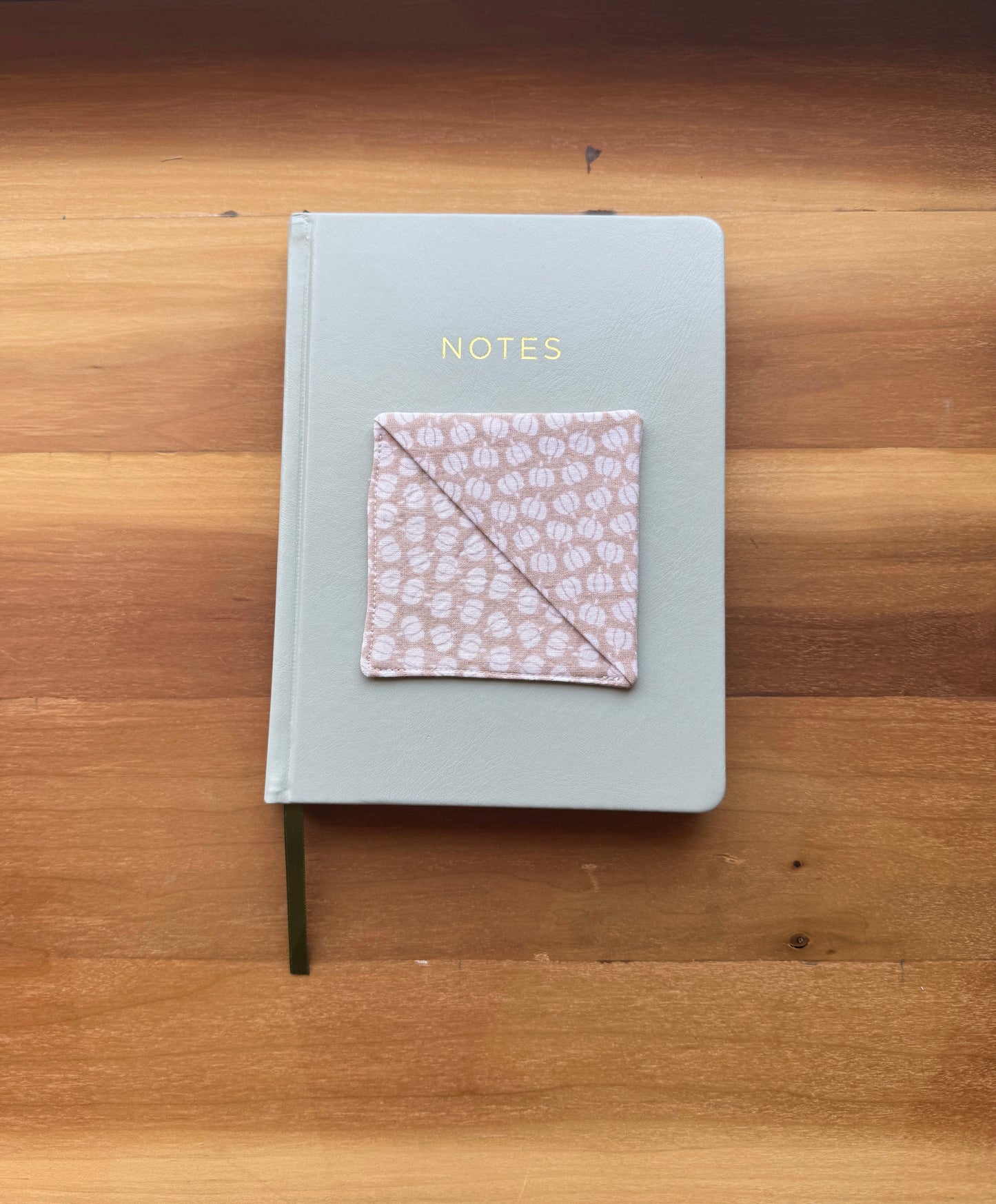 Tiny Pumpkins Corner Bookmark